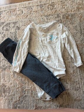 Under Armour Light Gray Onesie with Teal Logo and Charcoal Joggers